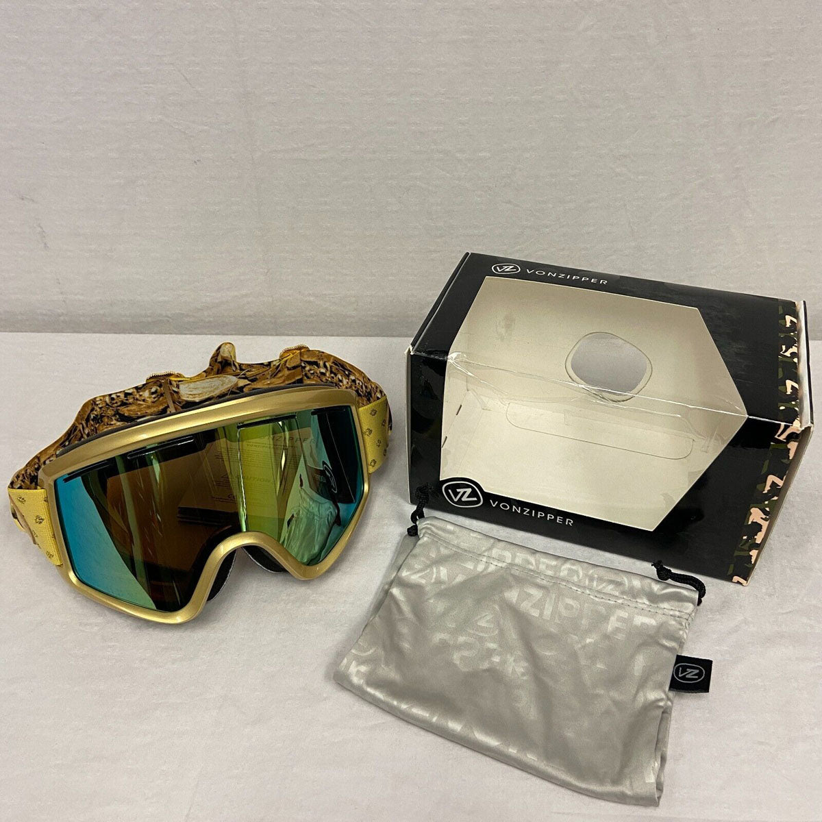 VonZipper Cleaver Snow Goggles - Glam Gold / Gold Chrome Lens (OPEN-BOX) - ExtremeSupply.com