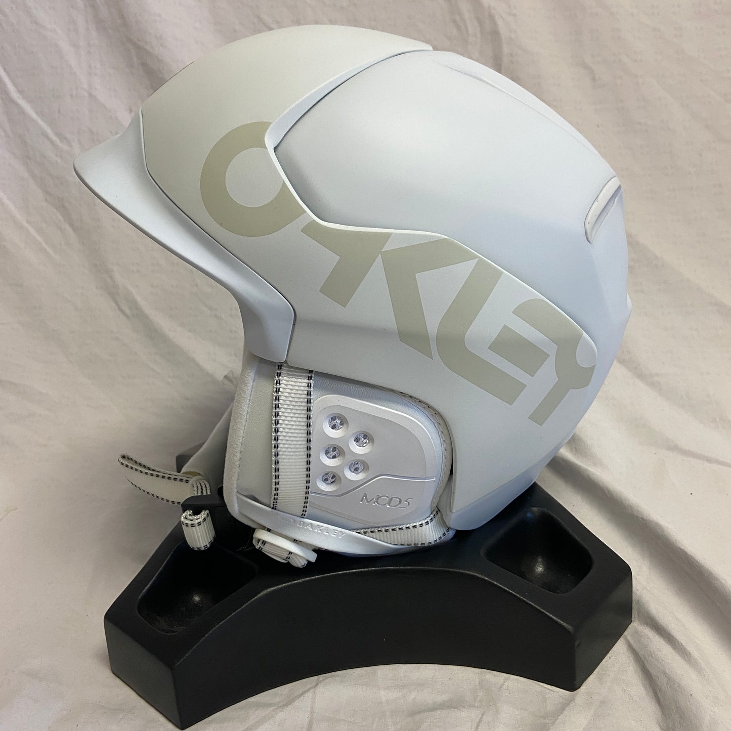 Oakley Mod 5 Snow Helmet Matte White Medium - ExtremeSupply.com