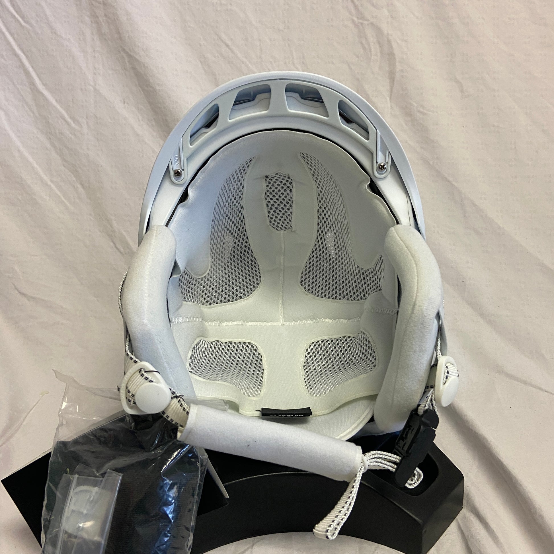 Oakley Mod 5 Snow Helmet Matte White Medium - ExtremeSupply.com