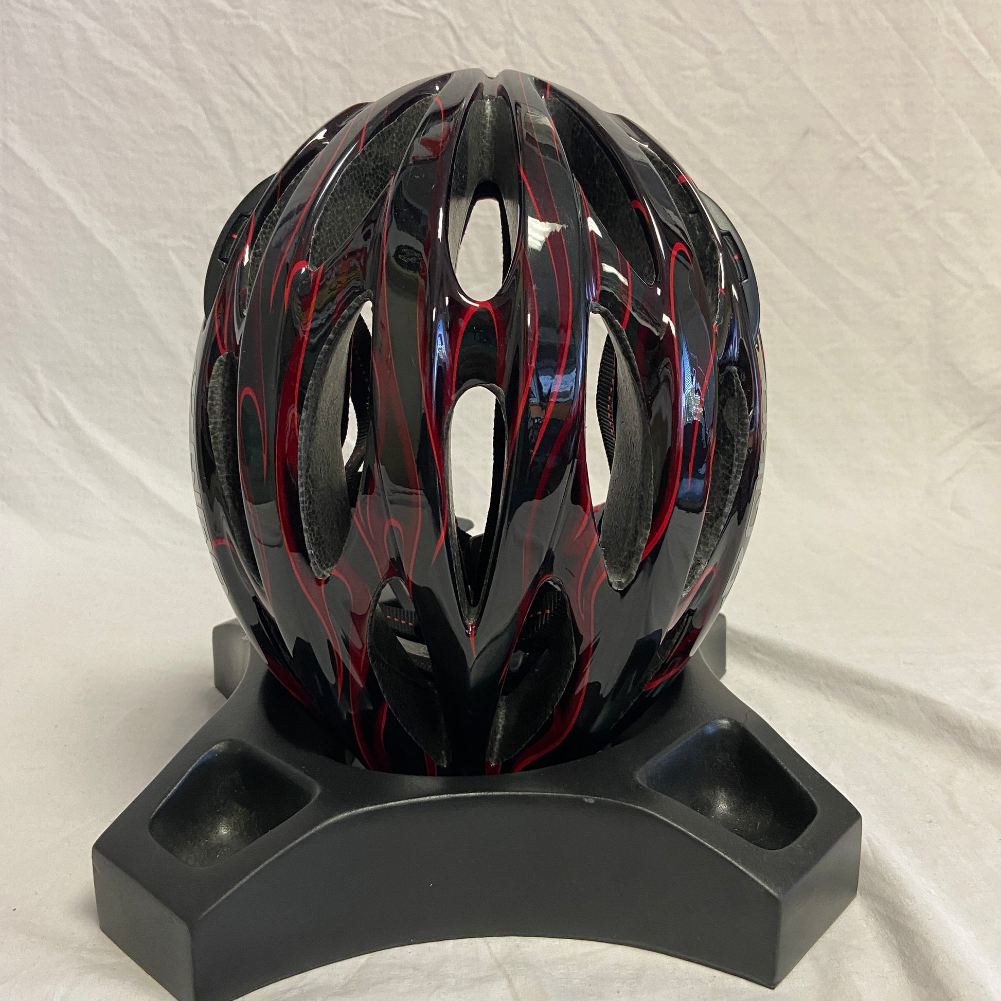 Giro Saros Road Helmet Black / Red Flames Small (Open Box) - ExtremeSupply.com